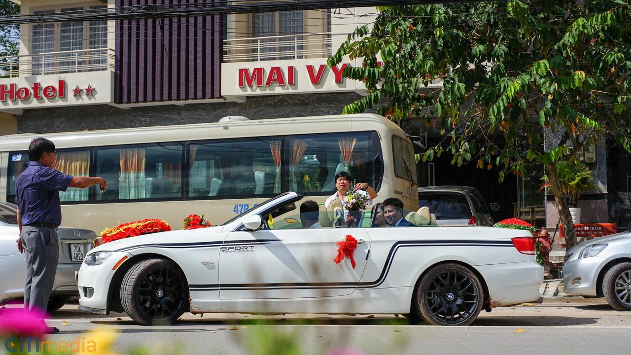 Mai Vy Hotel Trang Bang Экстерьер фото